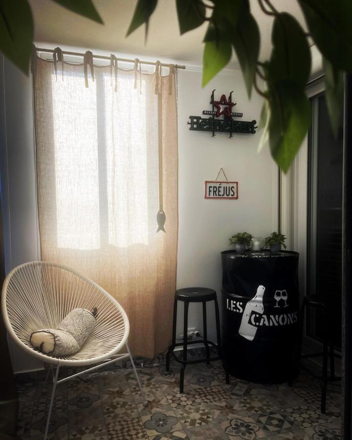 Appartement Vintage 90 M2 Duplex Classe Frejus Exterior photo